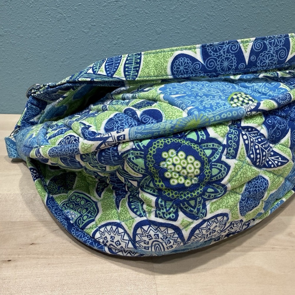 Vera Bradley Rare HTF Clare Crossbody Saddle Bag in Doodle Daisy Green & Blue's - Picture 8 of 16
